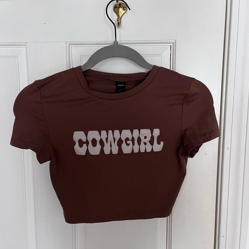 Trendy Brown Cowgirl Graphic Crop Top
